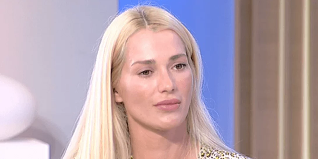 Βικτώρια Καρύδα | «Αισθάνομαι χαμένη. Κοροϊδεύω τον εαυτό μου με τη σκέψη ότι είναι εδώ»