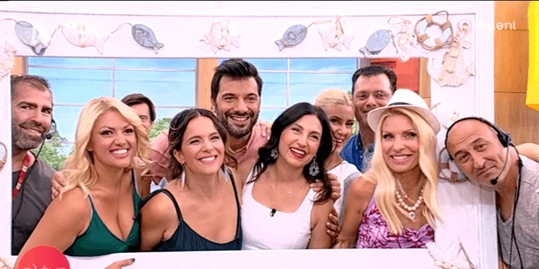 Ελένη Μενεγάκη | Έκανε φινάλε με όλους τους συνεργάτες στο πλευρό της!