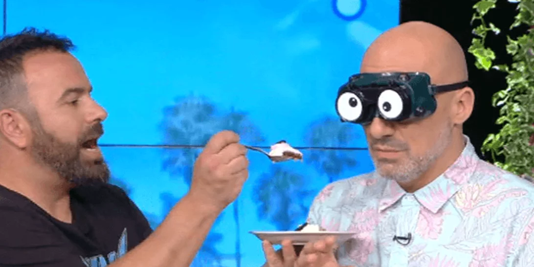 Νίκος Μουτσινάς | Ο Βασίλης Καλλίδης τον τάισε κροκόδειλο και ακρίδες!