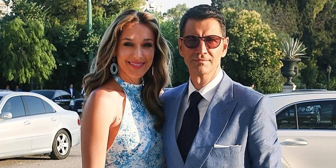 Ο γιος του Σάκη Ρουβά, Αλέξανδρος, οδηγεί το φουσκωτό | Η απίστευτη ομοιότητα μπαμπά γιου (vid)