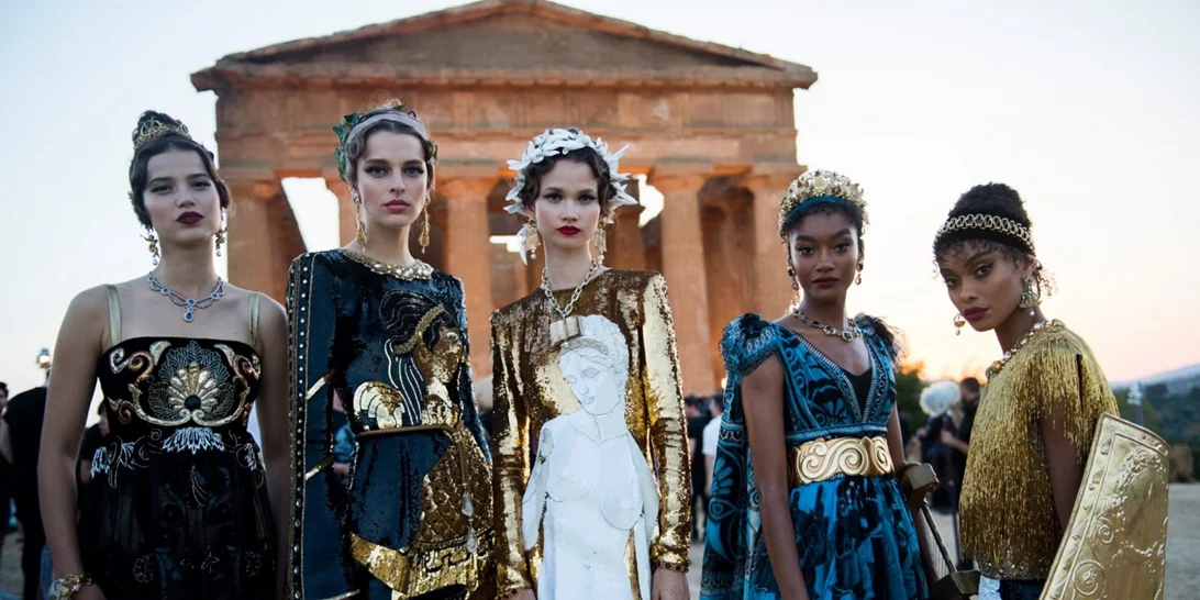 Οι Dolce & Gabbana παρουσίασαν μια συλλογή ωδή στην Αρχαία Ελλάδα