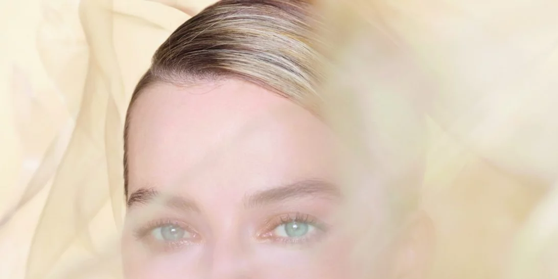 H Margot Robbie είναι το πρόσωπο του νέου αρώματος Gabrielle Chanel Essence