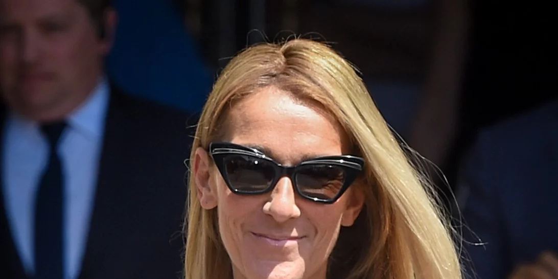 Η Céline Dion αποκαλύπτει τα φυσικά μαλλιά της και παραδίδει μαθήματα στιλ στις γυναίκες άνω των 50