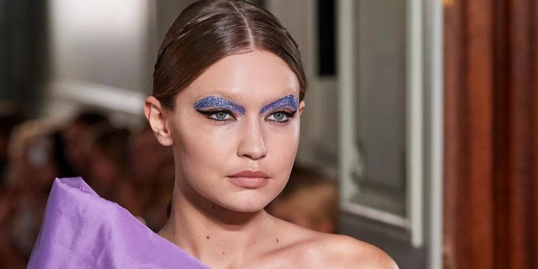 Στο show του οίκου Valentino, η Gigi Hadid μάς έδειξε τι δε θα αποχωριστούμε λεπτό τον χειμώνα που έρχεται