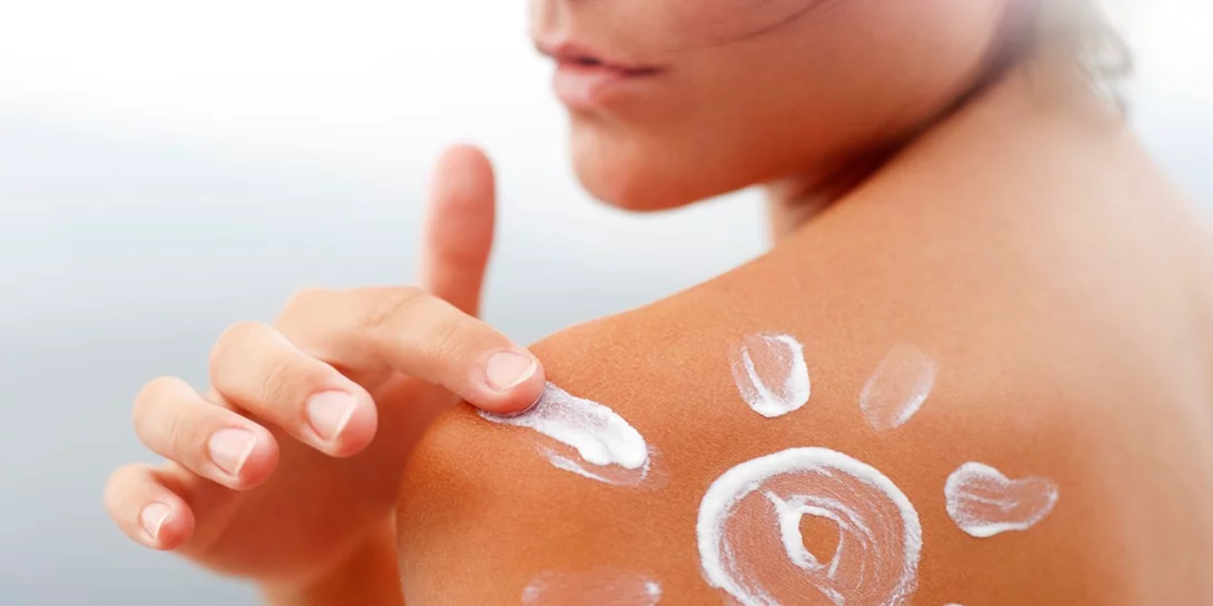 Εσύ, τι περιμένεις για να αγοράσεις τώρα το αντηλιακό σου;