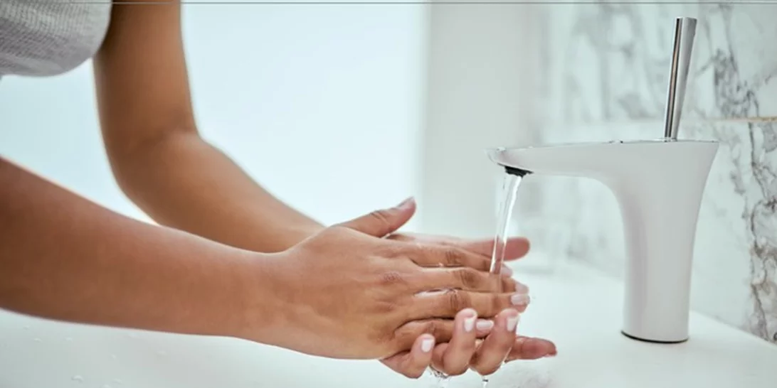 Πολύτιμη φροντίδα για τα χέρια σου με την υπογραφή LUX!