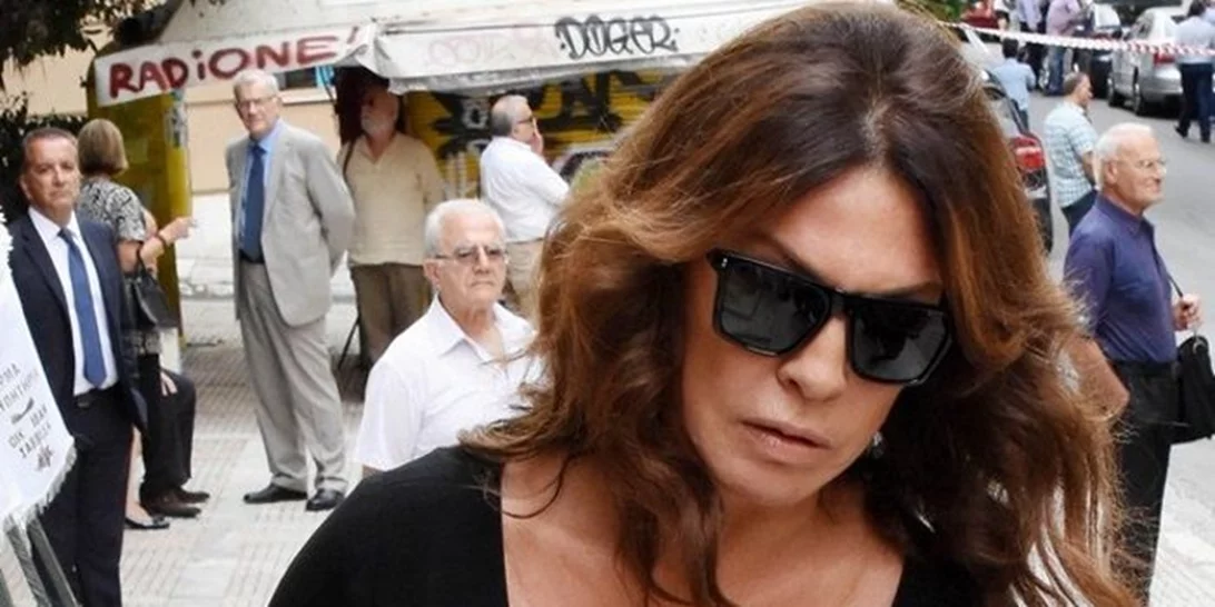 Βαρύ πένθος για την Βάνα Μπάρμπα | Έφυγε από τη ζωή η αδερφή της