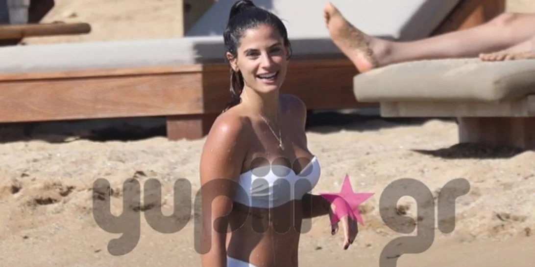 Χριστίνα Μπόμπα | Με λευκό μαγιό στην Μύκονο