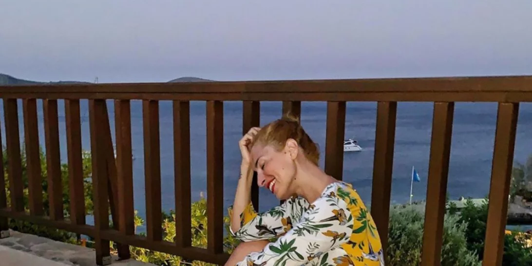 Μαρία Ηλιάκη | Δες την φωτογραφία που την έβγαλε ο Στέλιος Μανουσάκης μόνο με το σεντόνι