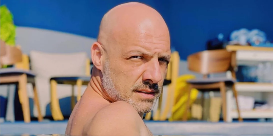 Νίκος Μουτσινάς | Πώς "πρόδωσε" τη σχέση του (pic)