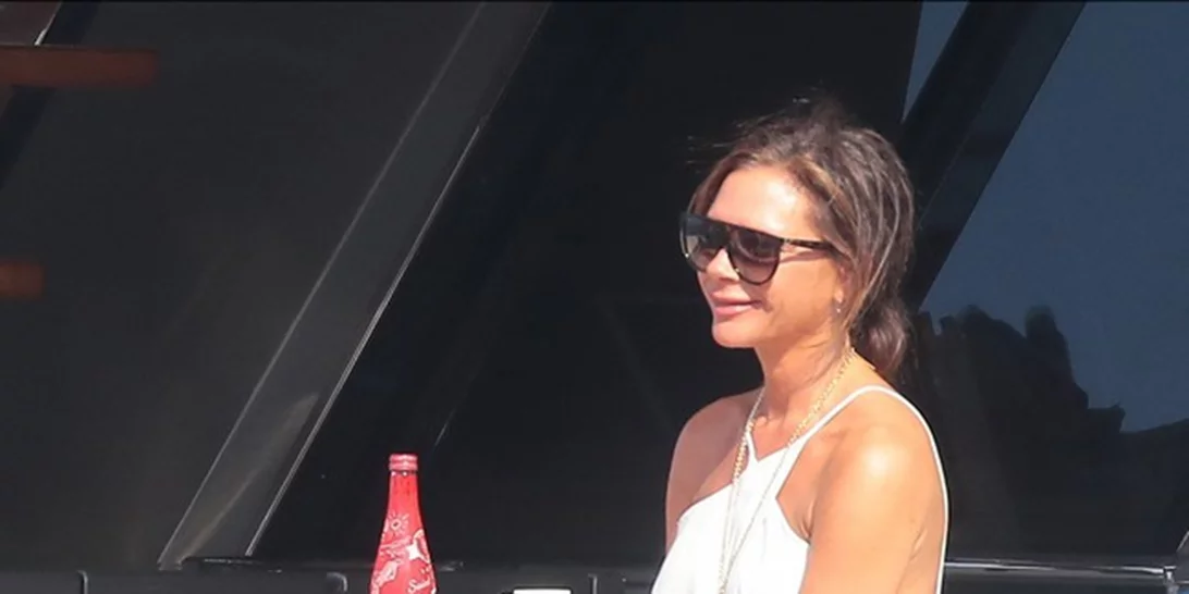 Tώρα μπορείς να αποκτήσεις κι εσύ το φόρεμα της Victoria Beckham με λιγότερο από 30 ευρώ