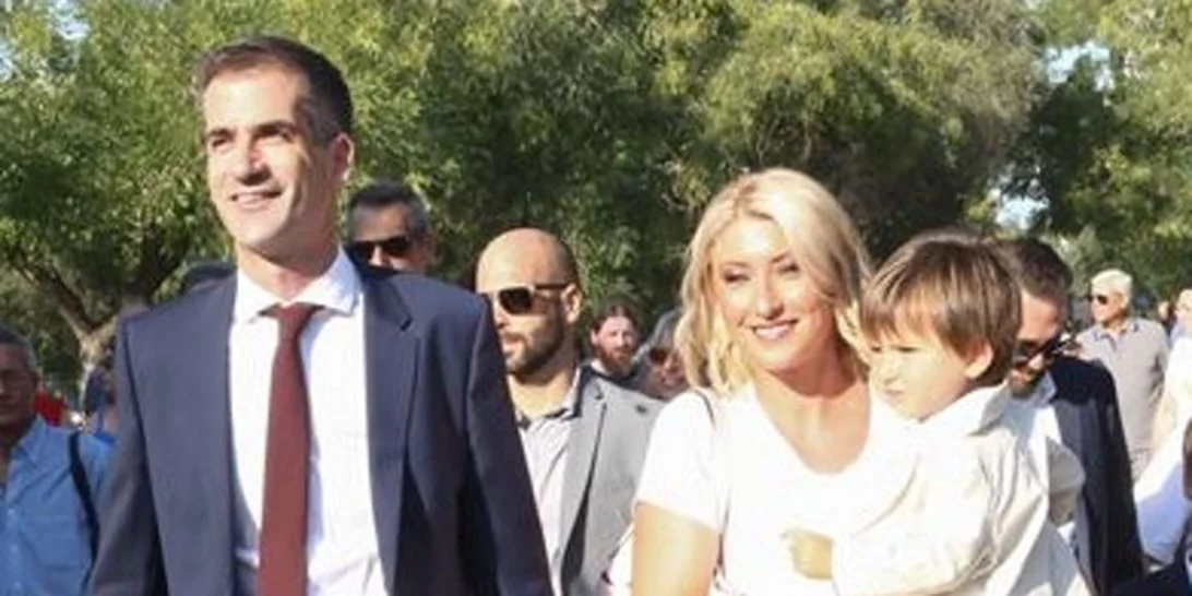 Κώστας Μπακογιάννης | Oρκίστηκε δήμαρχος Αθηναίων! Με τη Σία Κοσιώνη και τα παιδιά του στο πλευρό του