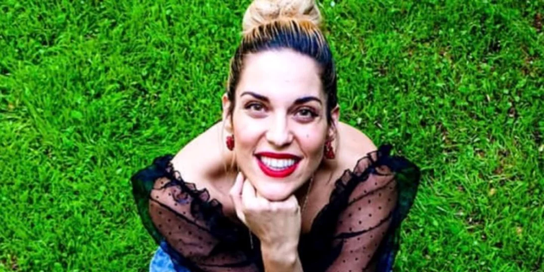 Μαντώ Γαστεράτου | Η εγκυμονούσα πόζαρει με μαγιό και στέλνει το δικό της μήνυμα