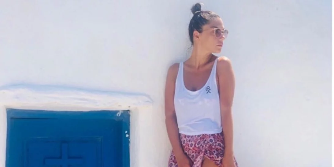 Βάσω Λασκαράκη | Φωτογραφίζεται στην αγκαλιά του συζύγου της, Λευτέρη Σουλτάτου