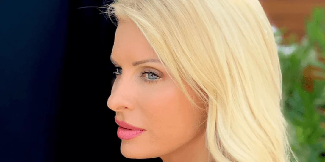 Τι να φορέσω στις διακοπές; 5 ιδέες από την Ελένη Μενεγάκη για την παραλία και όχι μόνο