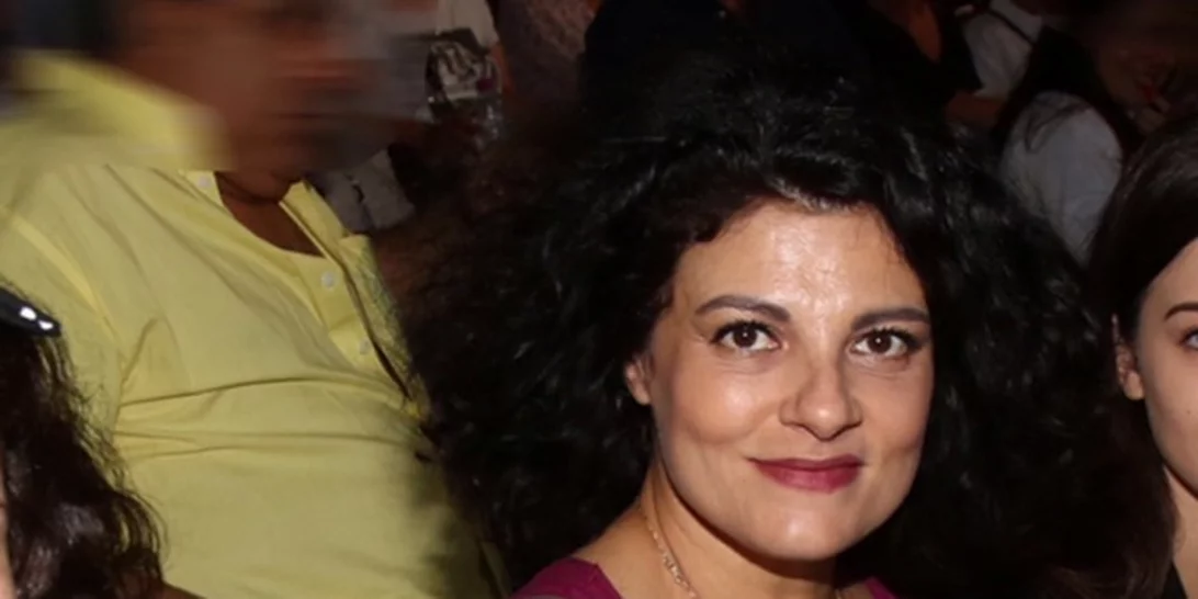 Τάνια Τρύπη | Θεατρική βραδιά με τις κούκλες κόρες της!