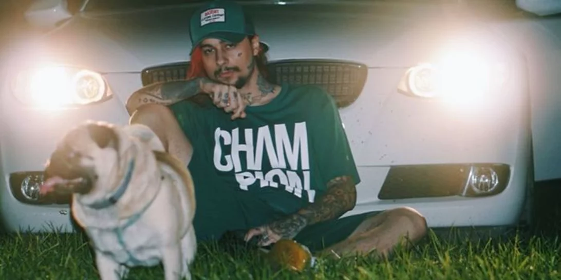 Δες τον Sin Boy πριν πέντε χρόνια ως μουσική «ανακάλυψη» πασίγνωστου τραγουδιστή!