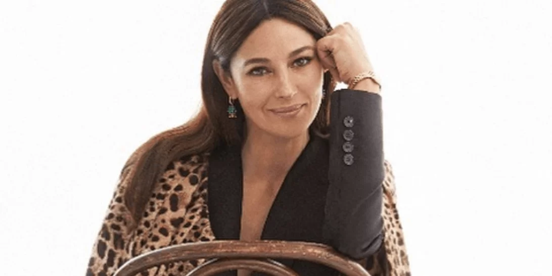 Τα έκοψε κοντό καρέ | Η Monica Bellucci αποχωρίστηκε το σήμα κατατεθέν της