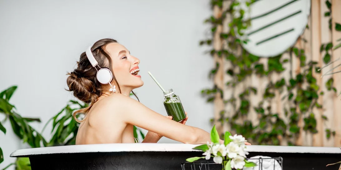 Βρήκαμε μία υπέροχη σειρά περιποίησης με τσάι matcha και άλλα σούπερ beauty μυστικά