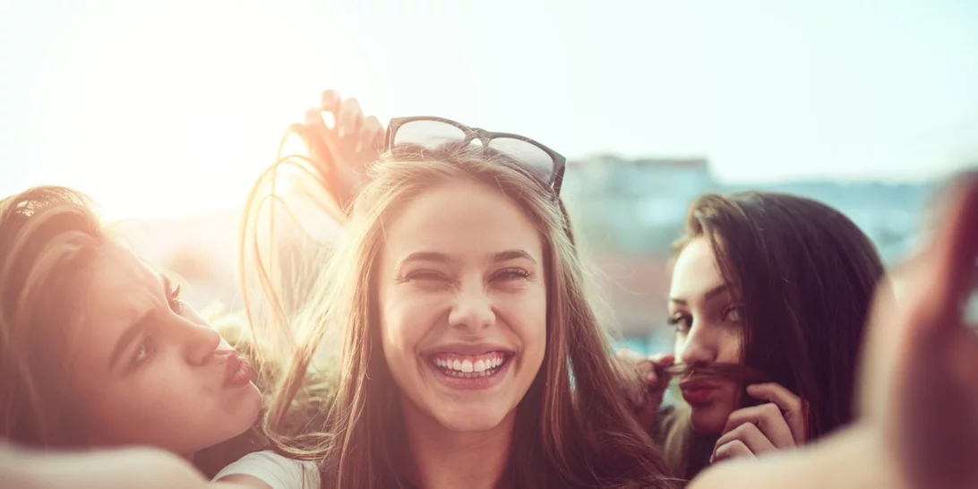 Είσαι 20+; Ορίστε ποια κρέμα πρέπει να βάζεις στο πρόσωπό σου