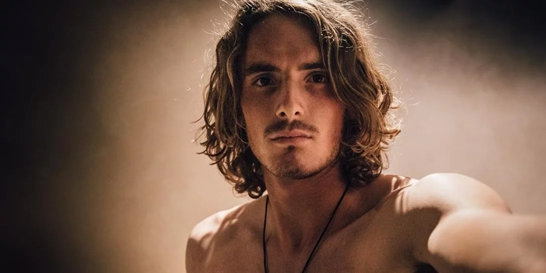 Στέφανος Τσιτσιπάς | Ο κορυφαίος Έλληνας τενίστας έκανε μια απίστευτη κίνηση προς τους παπαράτσι στη Μύκονο