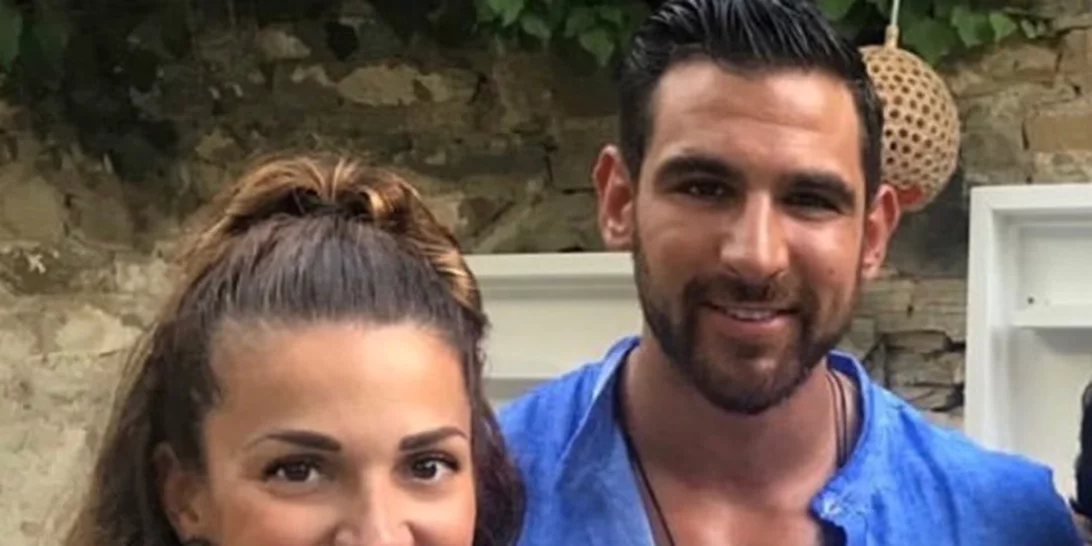 Ετεοκλής Παύλου | Το δώρο του στην Ελένη Χατζίδου και την κόρη τους