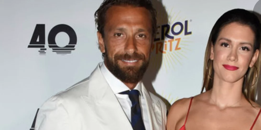 Νίκη Θωμοπούλου | Μας δείχνει για πρώτη φορά τη φουσκωμένη της κοιλίτσα