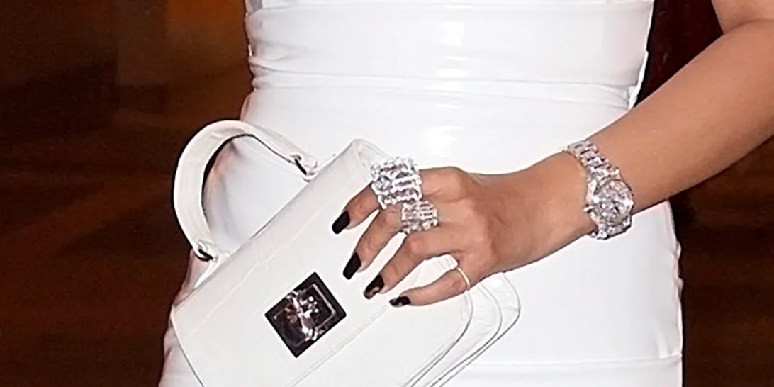 3 celebrities έχουν αυτή τη στιγμή βαμμένα έτσι τα νύχια τους