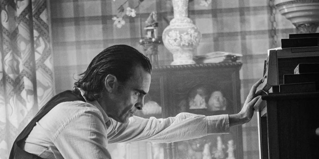 Joaquin Phoenix | Ο «Joker» πόζαρε στο φακό του Νίκου Αλιάγα