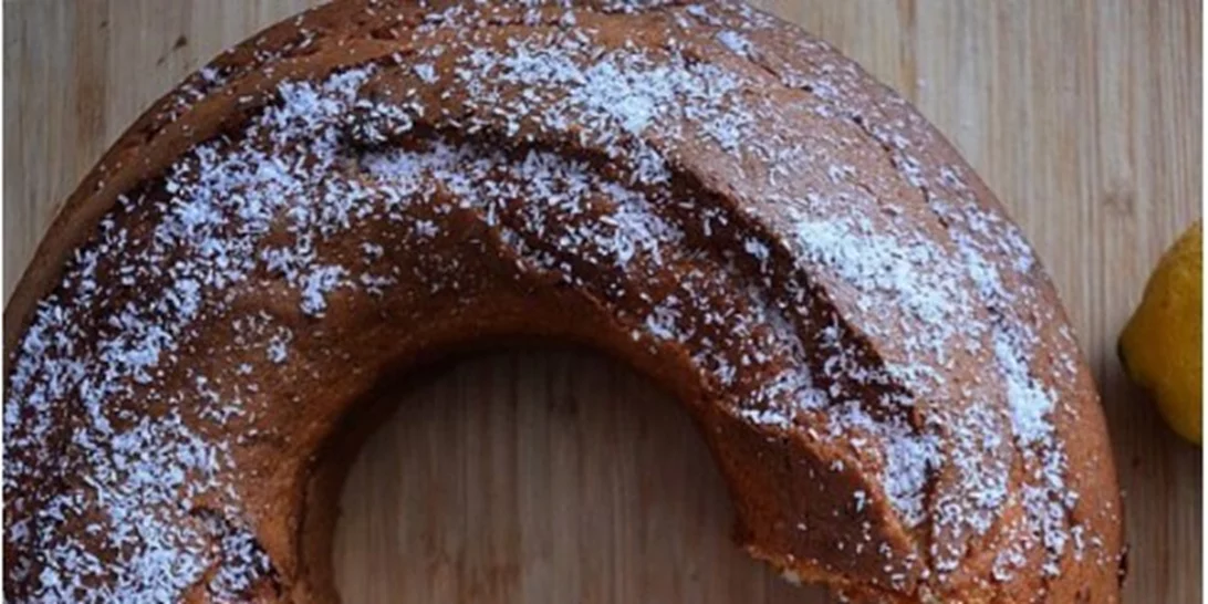 5 συνταγές για υγιεινά κέικ | Με χαρούπι, κουρκουμά, κακάο, λιναρόσπορο ακόμα και παντζάρι!