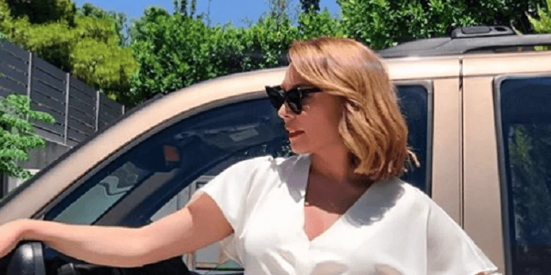 Τατιάνα Στεφανίδου | Όλες οι λεπτομέρειες για το look με τη δερμάτινη φούστα που έγινε fashion viral