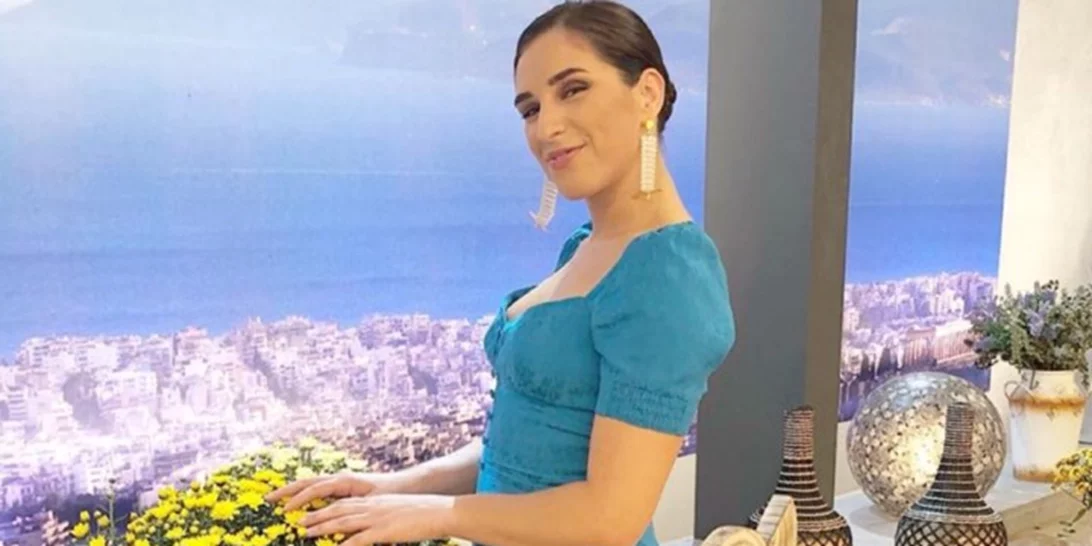 Αντιγόνη Ψυχράμη | Φωτογραφίζεται με τον Γιώργο Νταλάρα, 22 χρόνια μετά το τραγούδι «Με λένε Πόπη»! (pic)