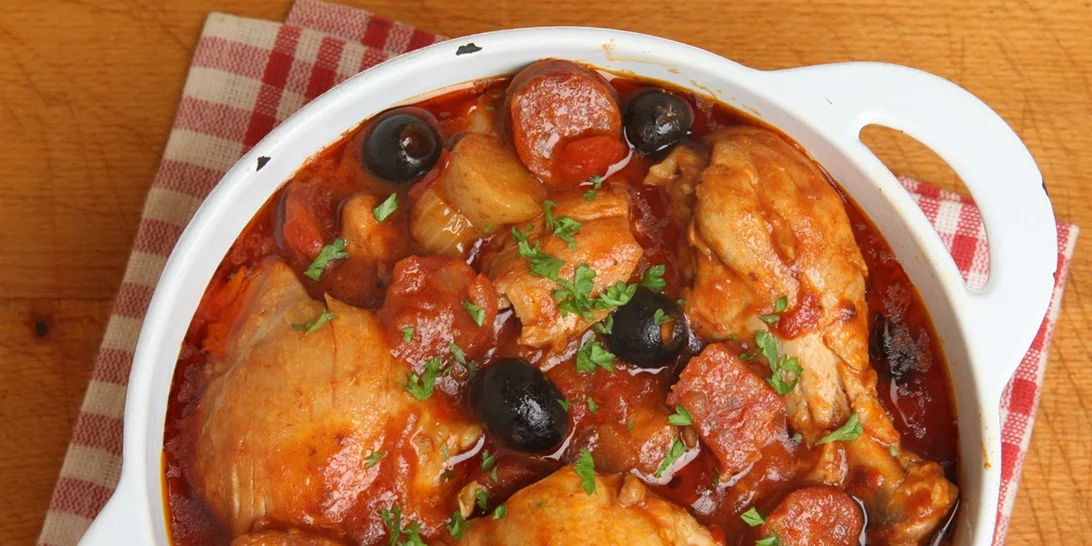 Συνταγή για κοκκινιστό κοτόπουλο με πατάτες