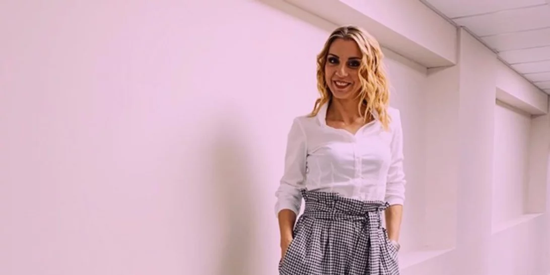 Ματίνα Νικολάου | Φωτογραφίζεται στην αγκαλιά του συντρόφου της