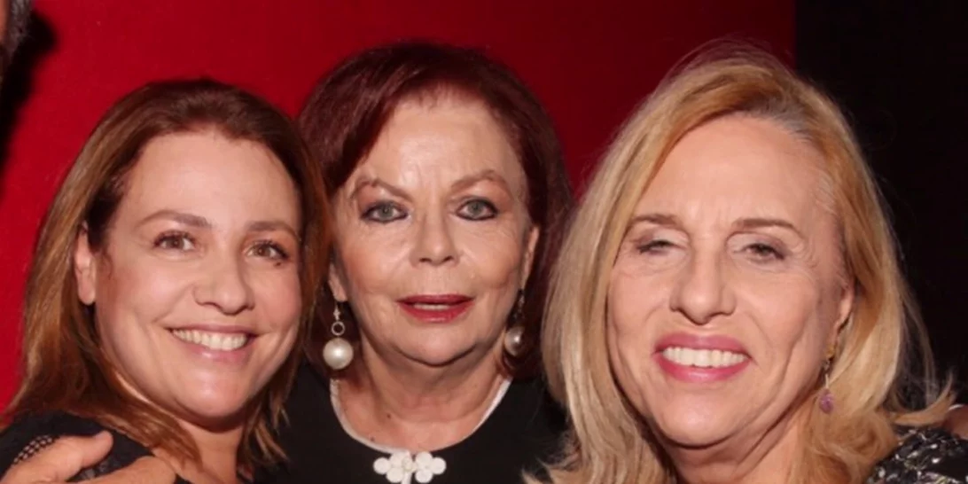 Μαριάννα Τουμασάτου | Με τον αδερφό της στο πλευρό της στη θεατρική της πρεμιέρα (pic)