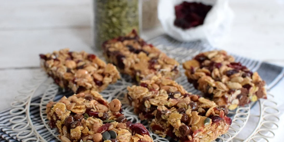 3 εύκολες συνταγές για μπάρες ενέργειας από τον Γαβριήλ Νικολαΐδη