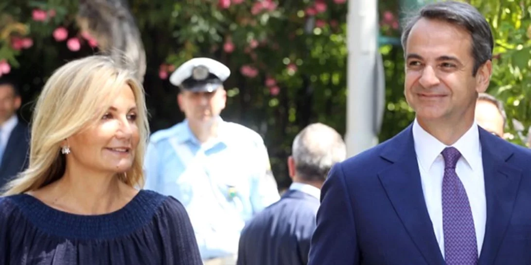 Κυριάκος Μητσοτάκης | Έξοδος με την κομψή πεθερά του σε κινηματογραφική πρεμιέρα (pics)