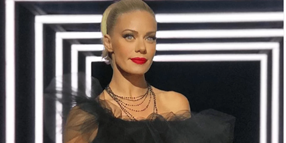 Ζέτα Μακρυπούλια | Με festive look στο live του «The Final Four»