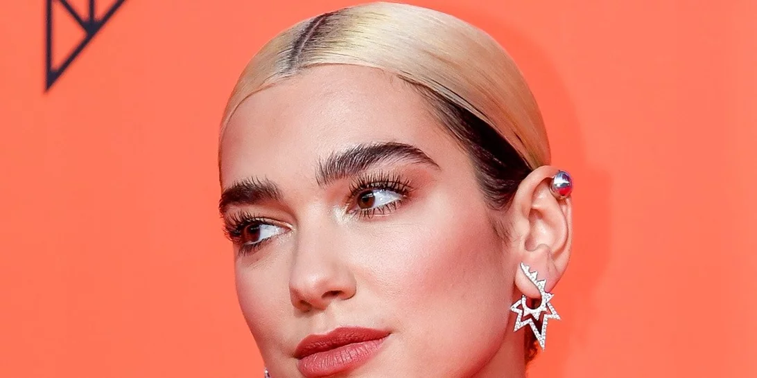 Η Dua Lipa εκανε το πιο extra μανικιούρ που είδαμε τελευταία