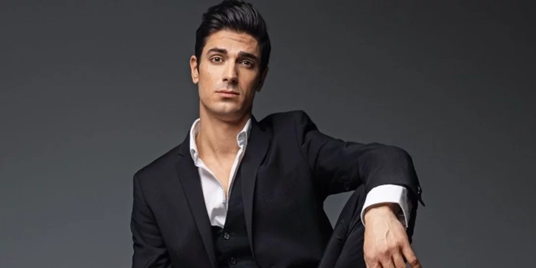 O Αλ. Γεωργούλης με την εντυπωσιακή συνοδό του, η Πόπη Τσαπανίδου με τον σύντροφό της και όσα πρέπει να ξέρεις σήμερα