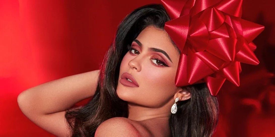 10 φορές που η Kylie Jenner ήταν η βασίλισσα του γιορτινού μακιγιάζ