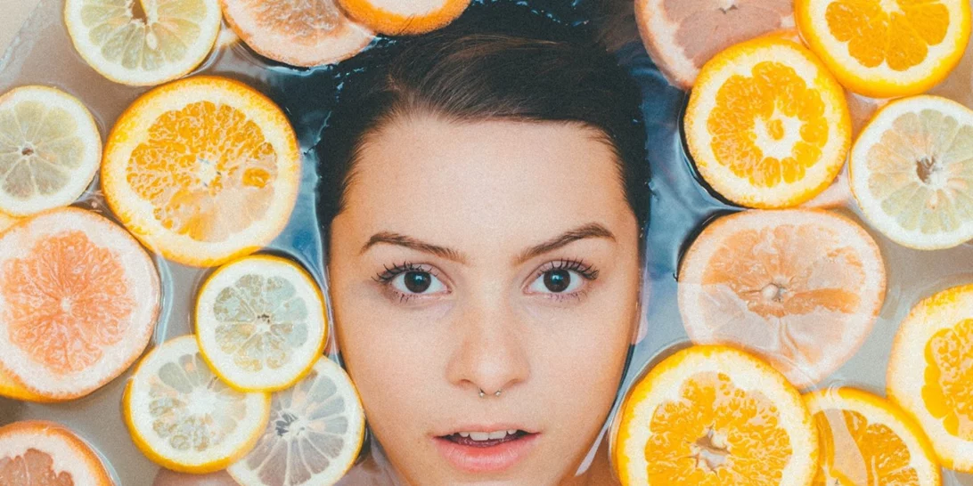 Πόσο ασφαλείς είναι οι DIY μάσκες ομορφιάς με χυμό λεμονιού;