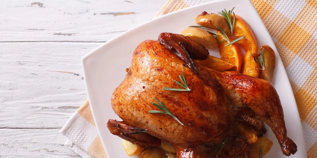 Κοτόπουλο φούρνου με πατάτες, πορτοκάλι και δεντρολίβανο | Η κλασική νόστιμη επιλογή για όλη την οικογένεια