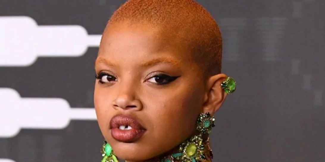 Η Slick Woods αποκάλυψε ότι κάνει χημειοθεραπείες