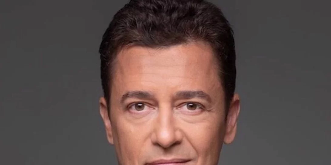 Αντώνης Σρόιτερ | Υπερασπίζεται δημόσια τον Γιώργο Λιάγκα