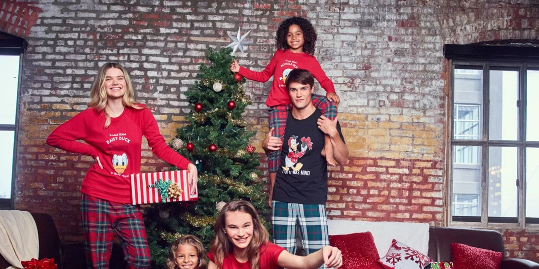 Εδώ θα βρεις όλο το Xmas wishlist σου και θα μπεις σε festive mood