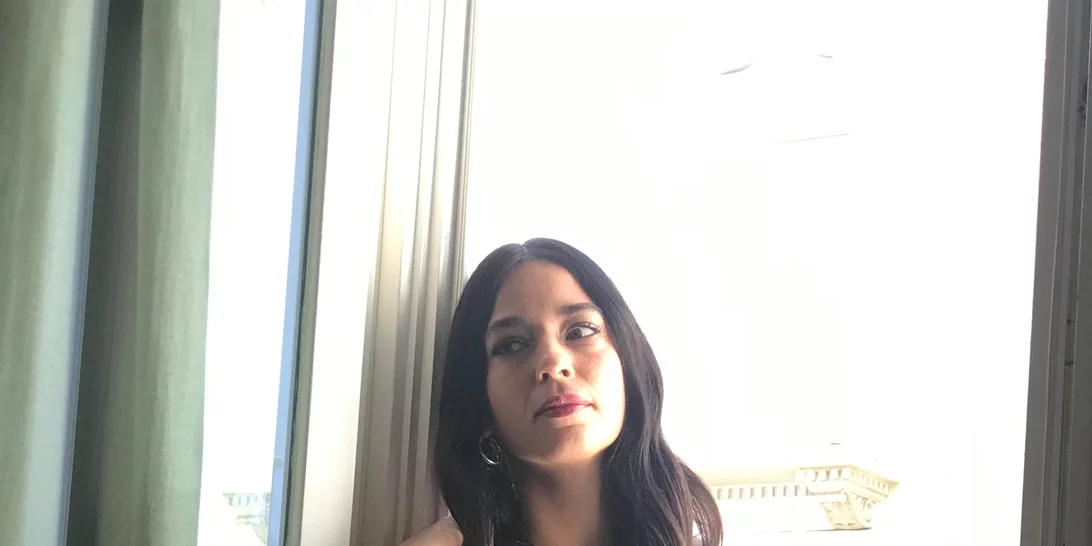 Μπορώ να φορέσω φλοράλ το χειμώνα; Δες τον πιο κομψό τρόπο