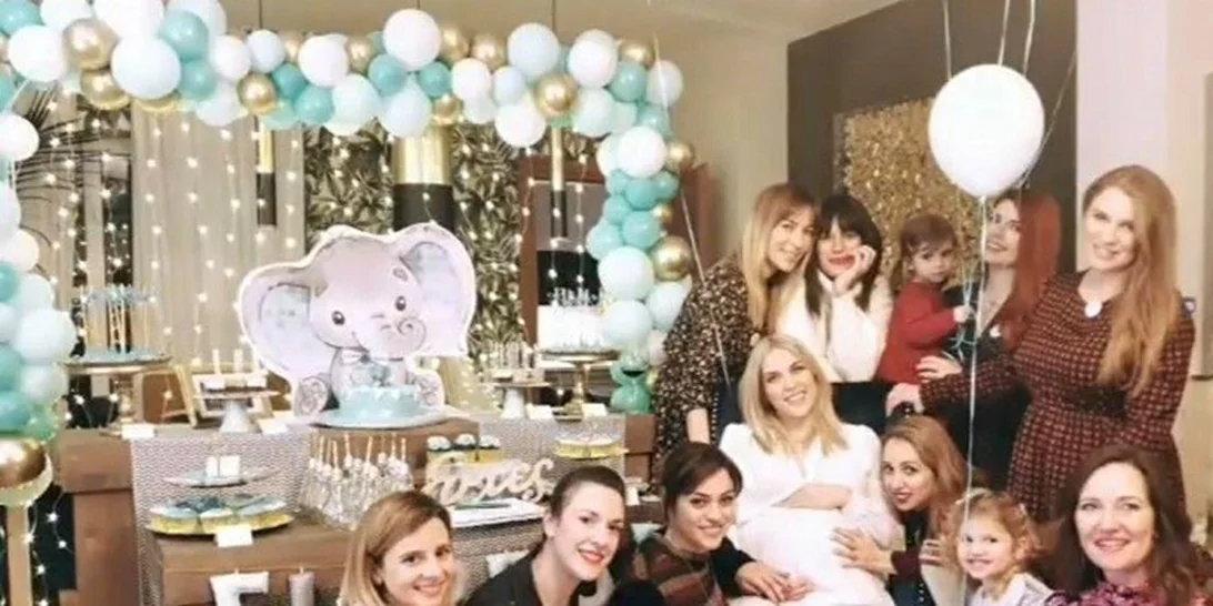 Μαντώ Γαστεράτου | Οι τρυφερές φωτογραφίες και οι εκπλήξεις για το baby shower λίγες ημέρες πριν γεννήσει