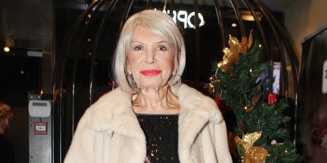 Ρίκα Διαλυνά | Λίγο πριν γίνει 90, την είδαμε με δερμάτινο παντελόνι και μείναμε με το στόμα ανοιχτό