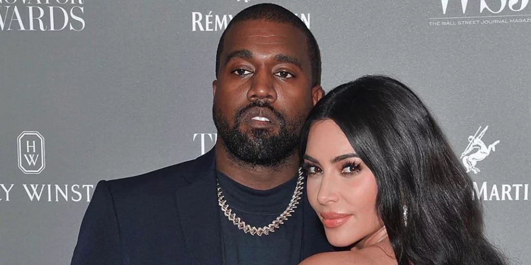 Christmas Card 2019 | Η Kim Kardashian -τελικά- μάζεψε όλη την οικογένεια (και φόρεσαν όλοι τα ίδια ρούχα)